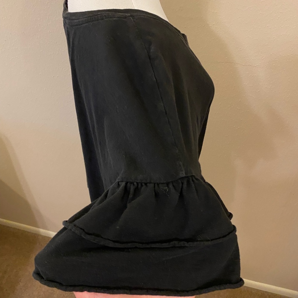 Black cotton top with ruffled short sleeve